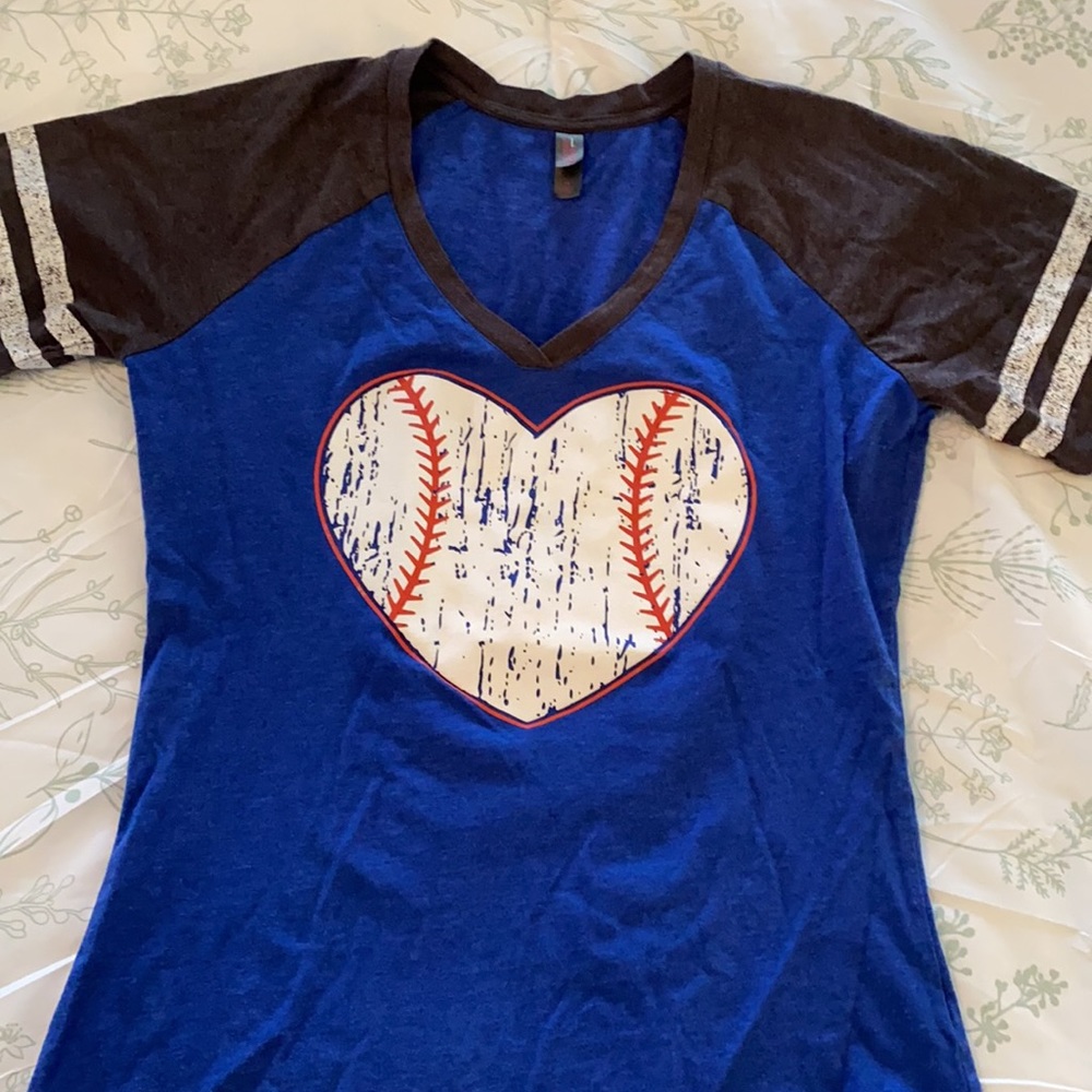 V neck Baseball tee
